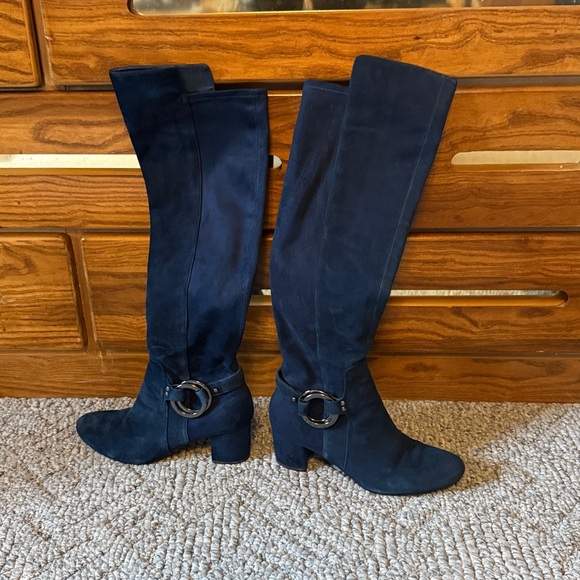 Boots - Picture 3 of 6